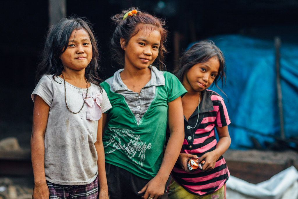 Slum tiny filipina girls