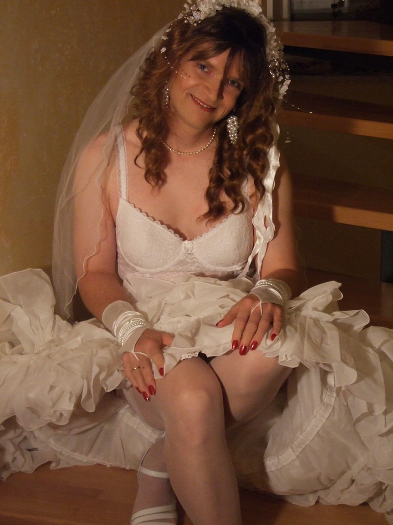 Трансы В Свадебном Платье Секс Онлайн