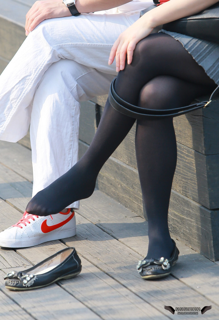 Japanese pantyhose heels