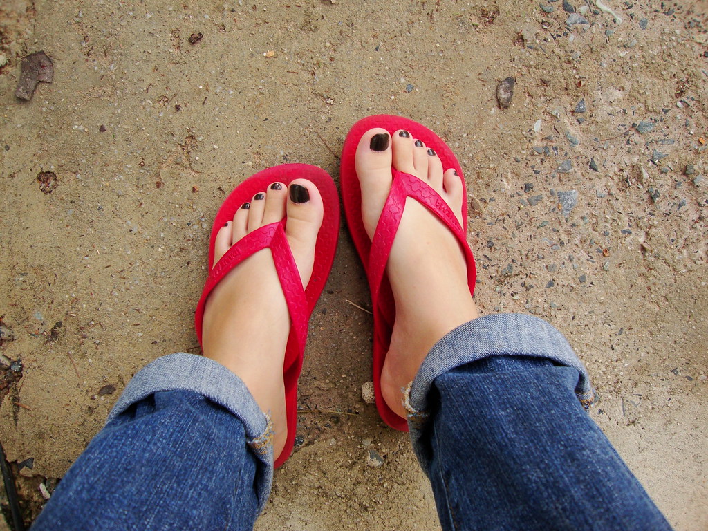 Red feet photo