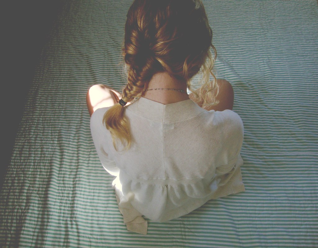 Фото Девушки Спиной Со Средними Волосами