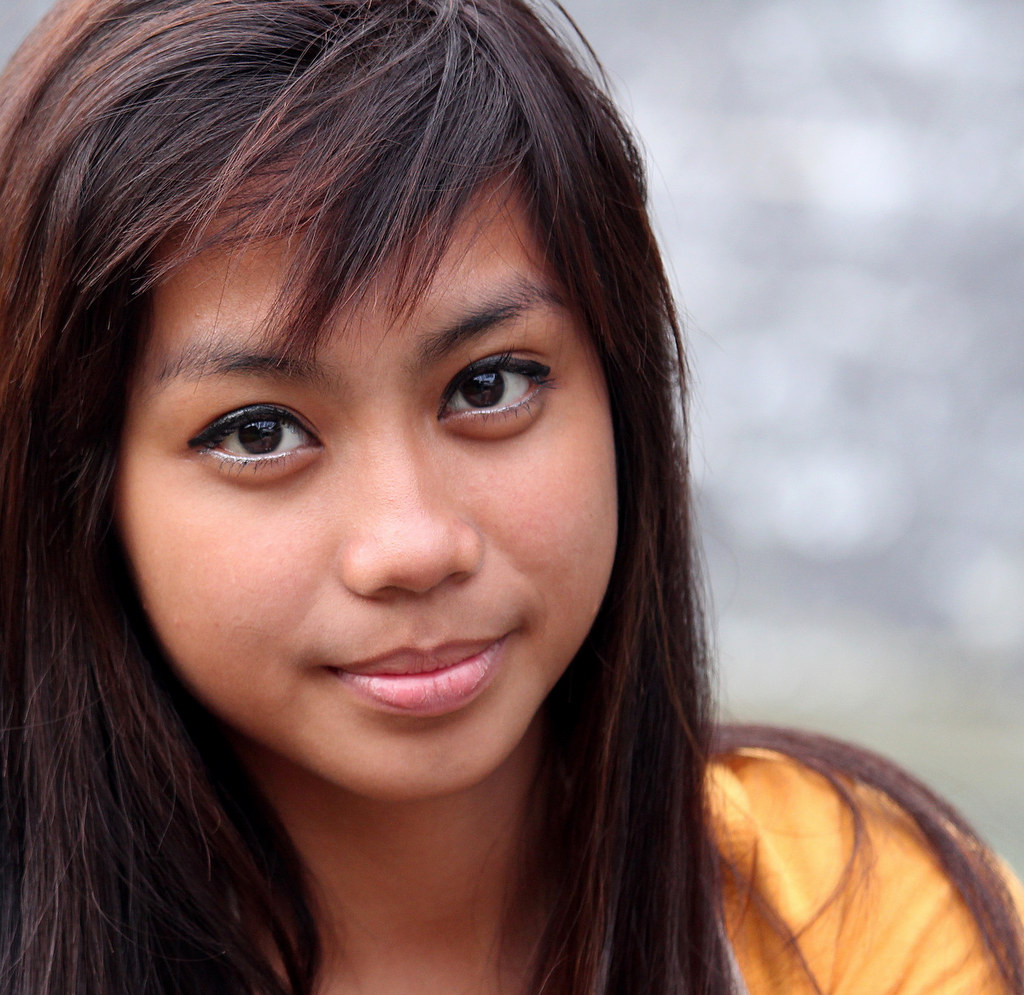 Pretty Filipina Teen