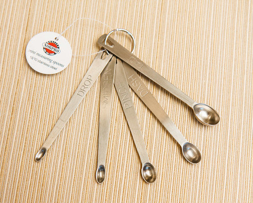 stainless steel mini measuring spoons for dosing dry fertilizers in a nano planted aquarium