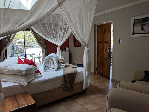 our 'honeymoon' suite (Lion) @ Halali Camp