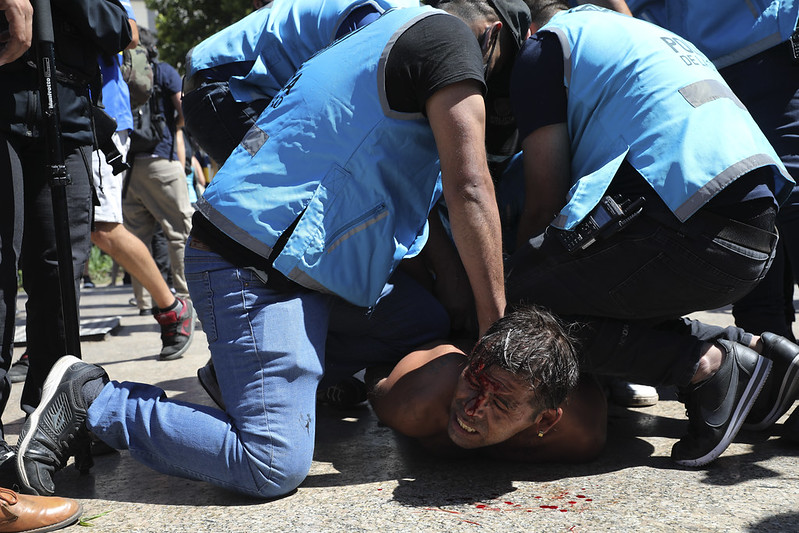 阿根廷
阿根廷民眾與警方爆發衝突。（達志影像）