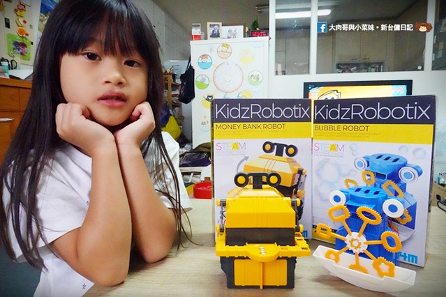 《科學玩具推薦》瑋恩書店．4M教育玩具～錢寶機器人／泡泡外星人，好玩有趣的機器人自己DIY！