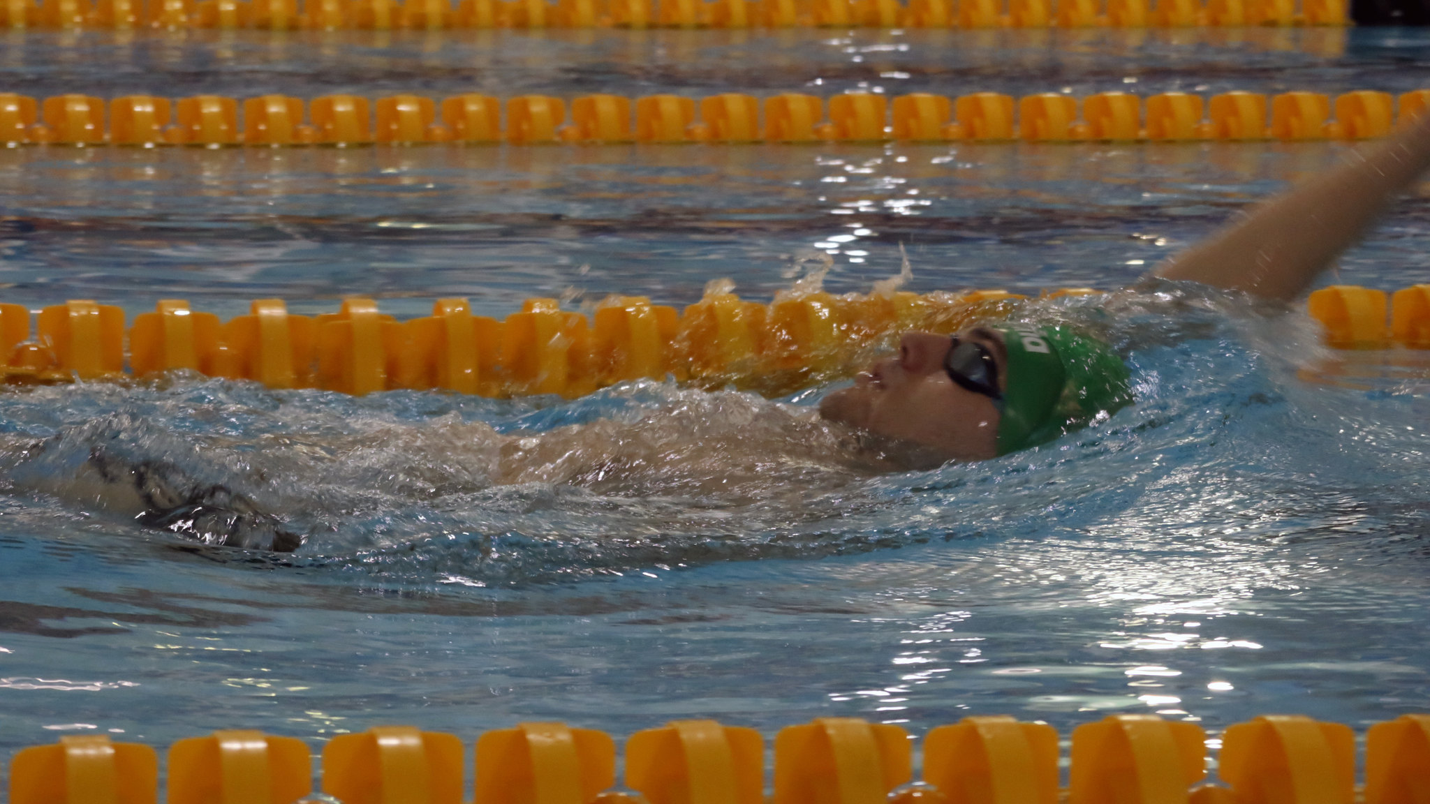 詹姆斯盖伊在黄金城集团体育训练村的游泳馆训练