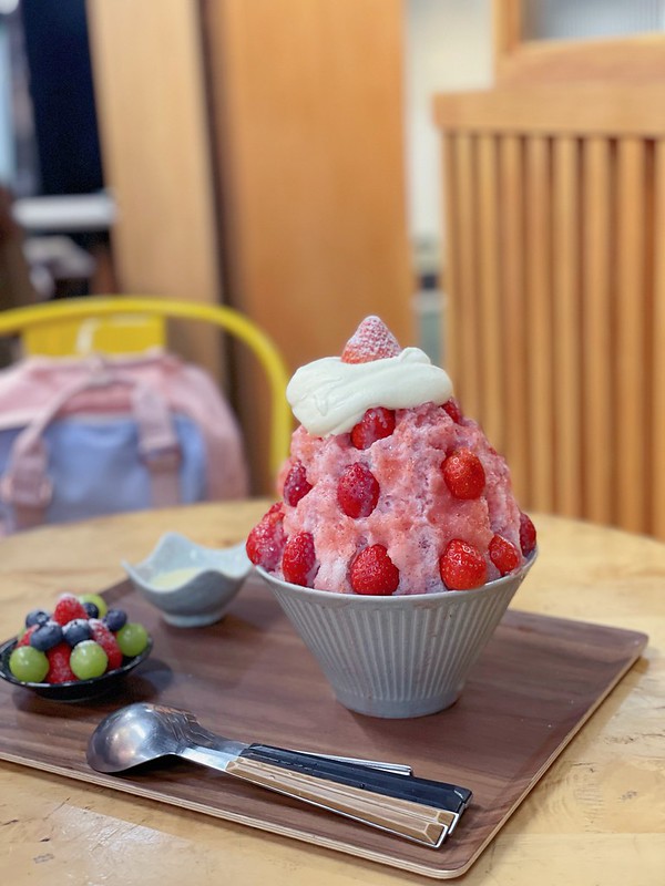 日式草莓刨冰