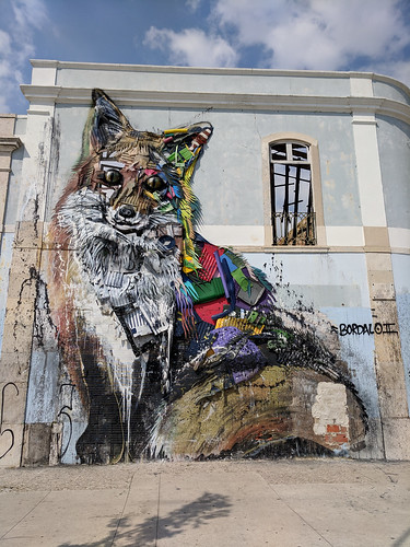 Fox by Lisbon street art along Av. 24 de Julho