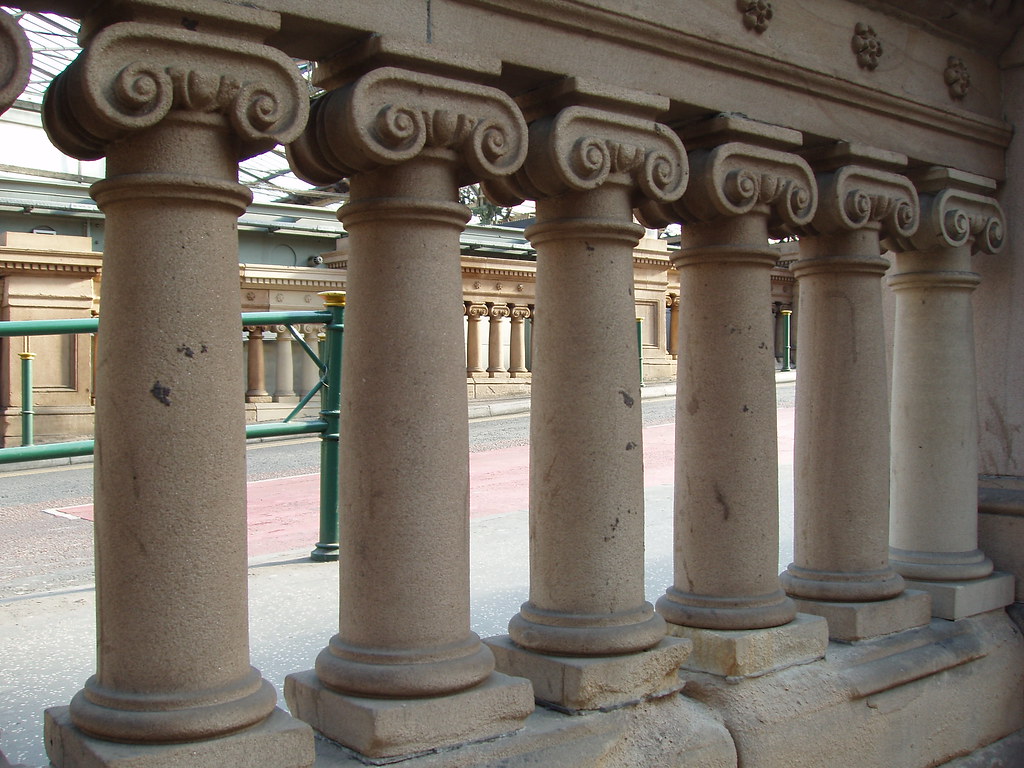 Waverley ramp | These mini-Ionic columns are on the northern… | Flickr