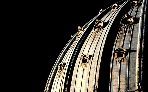 Спутник - St. Peter's dome or a space capsule. Roma, October… - Flickr