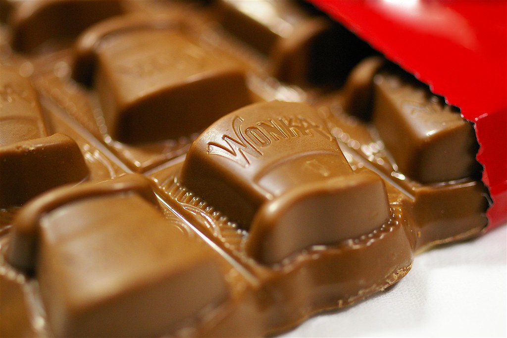 Фабрика звезд шоколадка. Шоколад картинки. Шоколадка лежит. Шоколадки 2013. Шоколадка Зодиак.