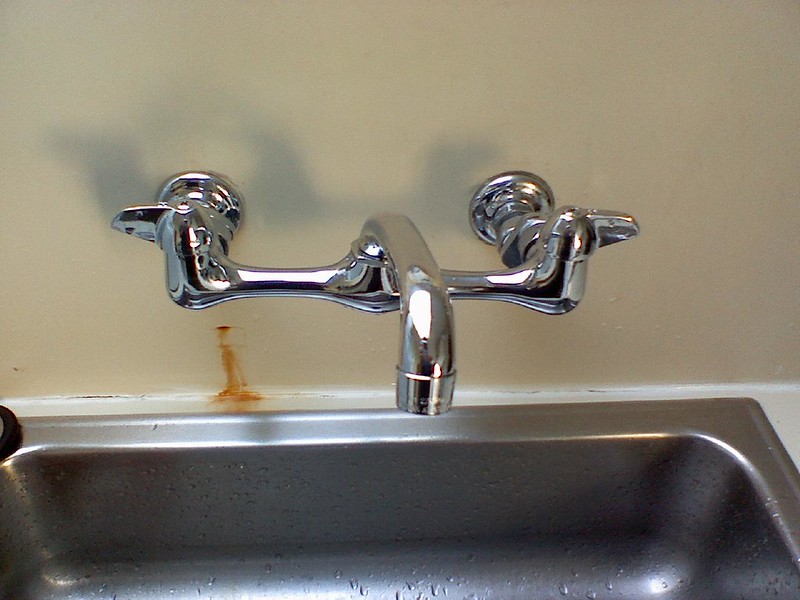 Fixed faucet. Brand spankin new. Just need to bleach rust stains.