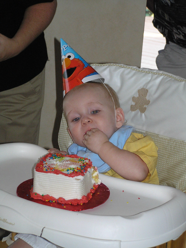 I could eat a whole handful of this icing | mimibnzr@sbcglobal.net | Flickr