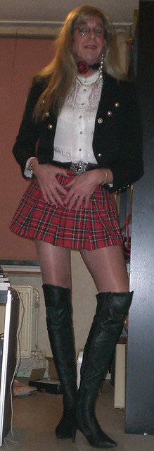 tartan mini skirt 1