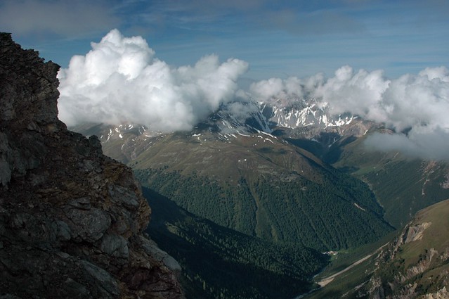 d0703064 | Aufstieg zum Piz d'Immez (3033 m), Blick ins Tal von S-charl. Graubünden, 09.06.2007