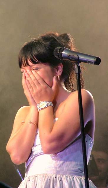 Lily Allen - Smile - Live at Somerset House, London England - July 16th 2007