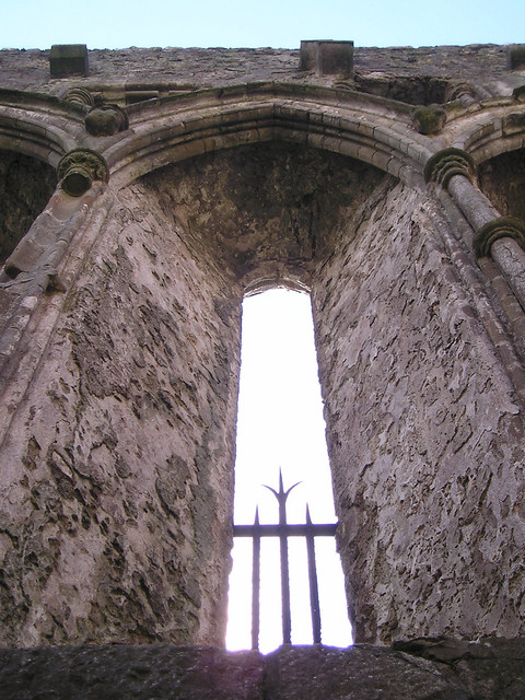 Rock of Cashel (cathedral window)