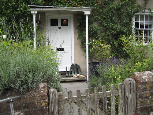 People actually live in the countryside | by evilemsplem