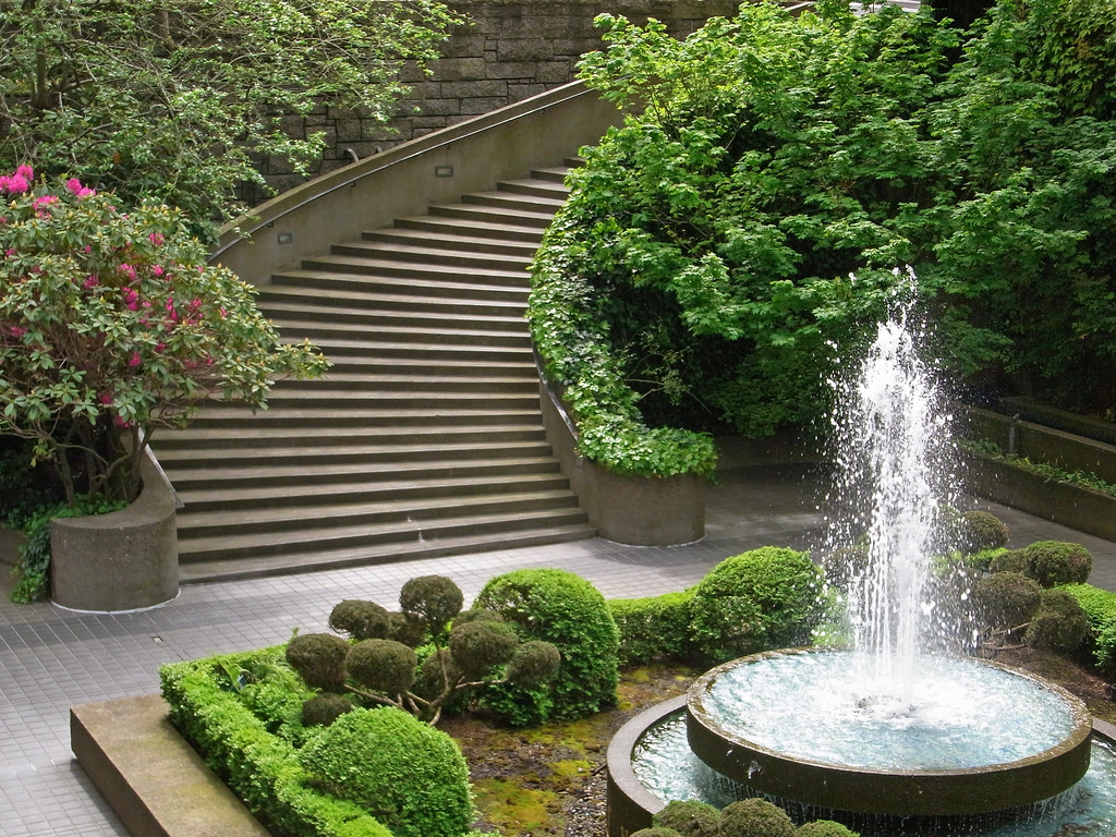Secret Garden Downtown Portland Oregon Usa Exif Jpeg Pic