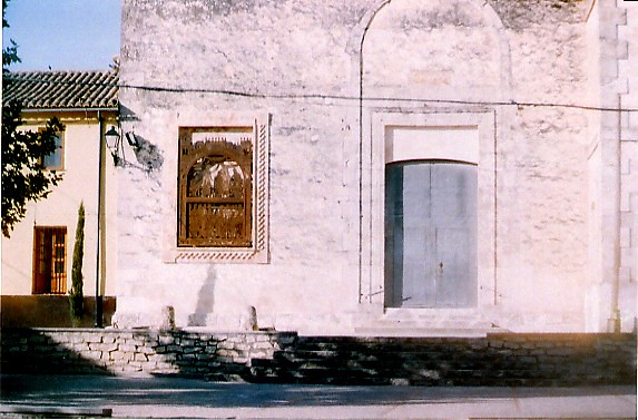 Vista fachada y mural
