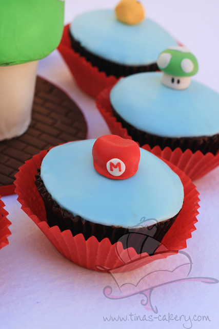 Mario 1Up & Cupcakes