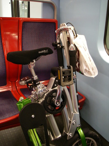 A Mobiky no Metro | anabananasplit | Flickr