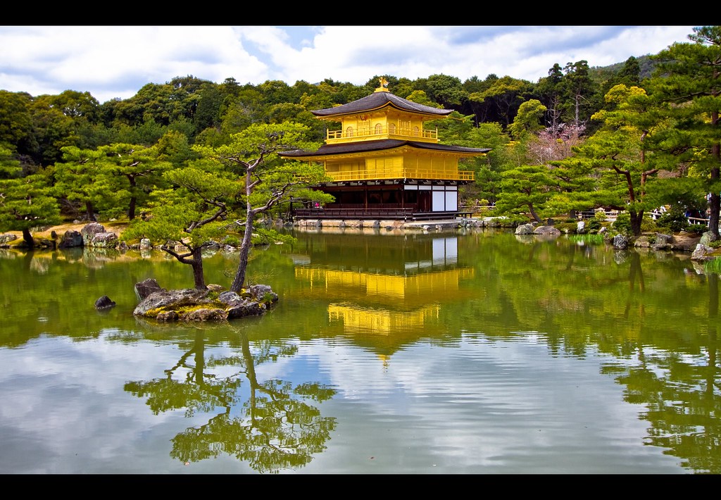 Kinkaku-Ji  gouden Palviljoen by zilverbat.