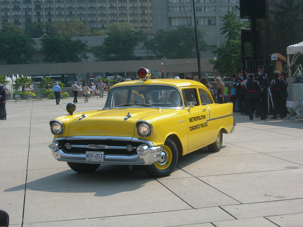 Metropolitan Toronto Police Car Historic Original Yellow -05