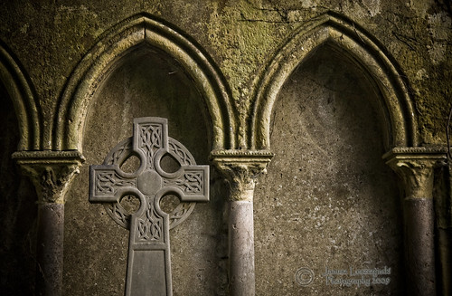 janusz leszczynski thewall emeraldisle ireland celtic cross st patrick old cemetery arches geo:lat=52669981 geo:lon=8622165 geotagged limerick 2453 scotiamajorhibernia
