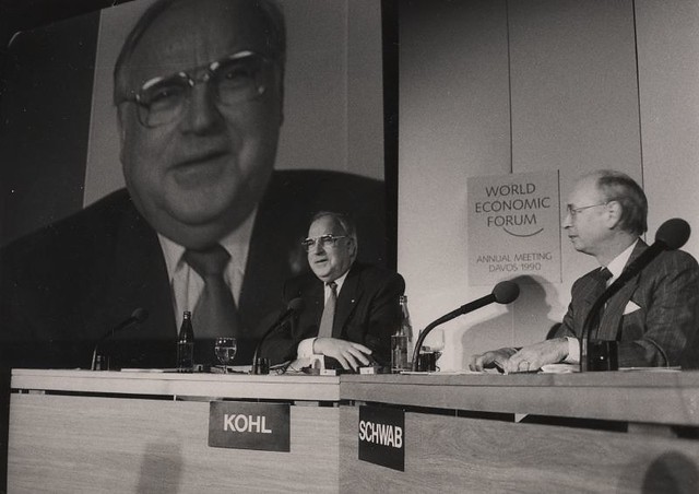 World Economic Forum Annual Meeting 1990 - Helmut Kohl & Klaus Schwab 01