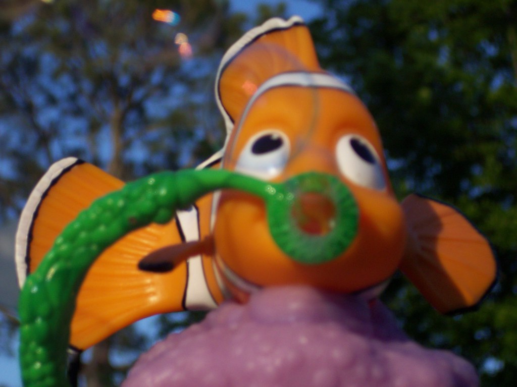 Nemo! | How cool is this picture of Nemo blowing bubbles... | Flickr