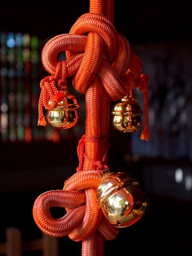 Knots & Bells | If you look closely you can see the photogra… | Flickr