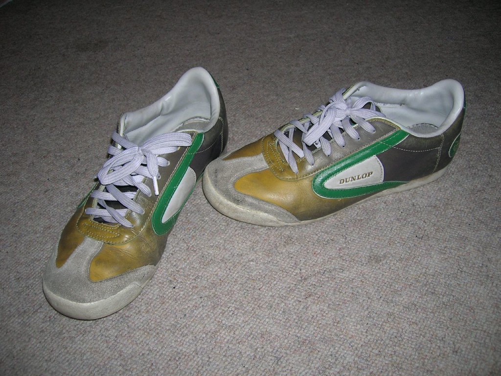 Dunlop | 2003 Shoes change color (from green to yellow) depe… | Flickr