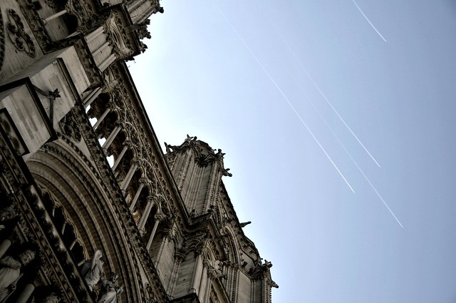 Notre Dame und das Wett-Fliegen