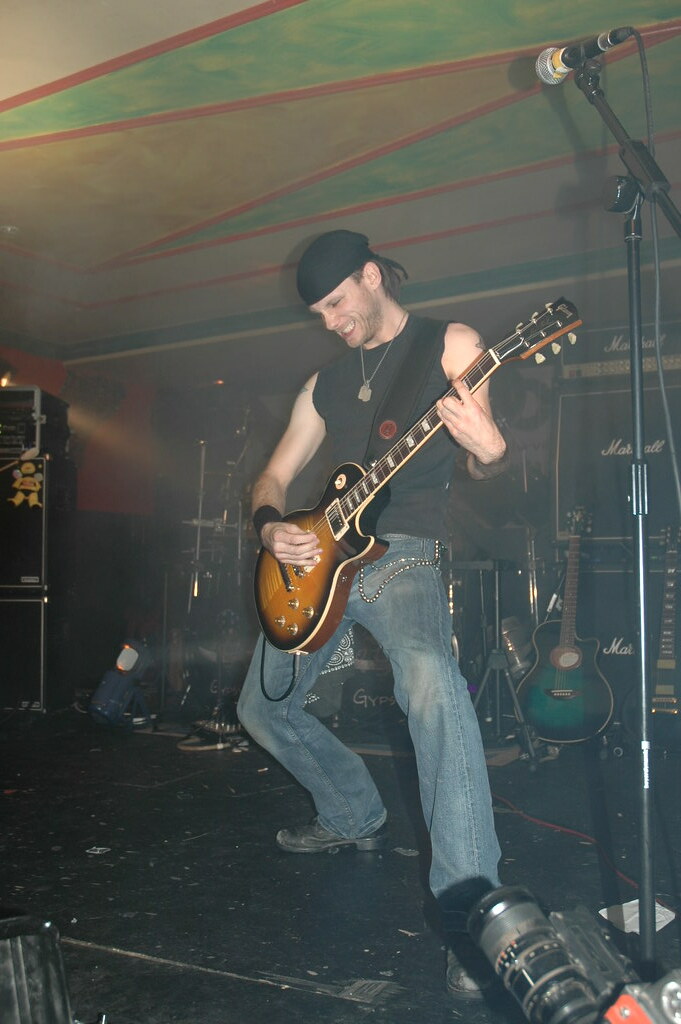 Andy L | At the Gasworks Bar | Nat Lockwood | Flickr