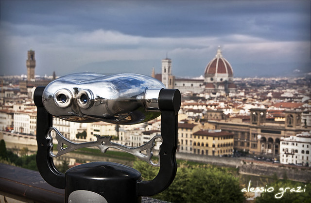 Firenze through a pair of binoculars