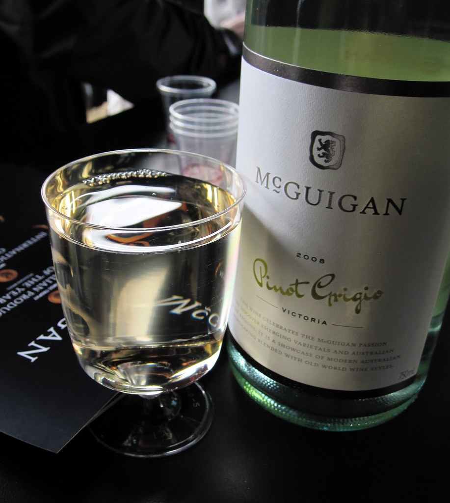 بعبارات أخرى بقايا الطعام سوف تقرر  McGuigan Pinot Grigio | Ele Roper | Flickr