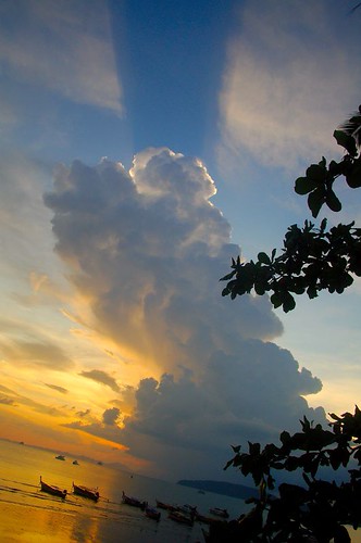 Powerful sunray | by liveanoptimisticlife