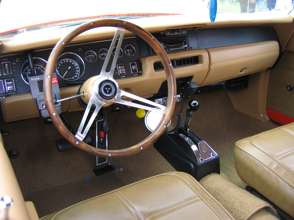 Ford Gran Torino Interior Dash Starsky Hutch C1