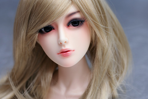 Lili — Dollmore Model Doll Leah Cox