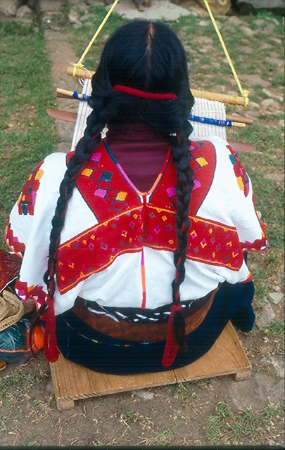 Maria Weaving at Sna Jolobil