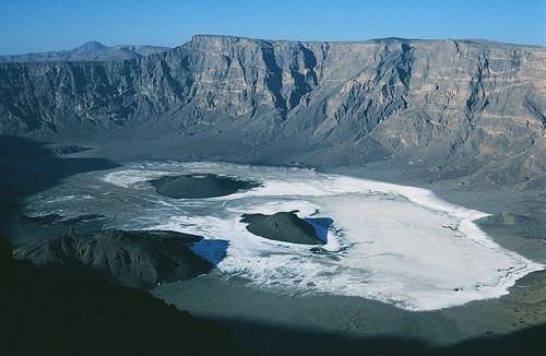 sahara volcano lava desert chad salt crater caldera desierto wüste deserto sahel volcan vulkan krater salz tchad tschad ciad tibesti tousside