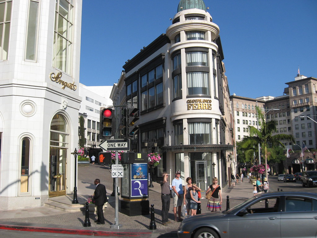 Rodeo Drive Beverly Hills, Shops and restaurants in Beverly…