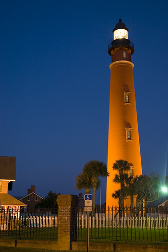 Ponce Inlet Lighthouse at dusk | Ponce Inlet Lighthouse Comp… | Flickr