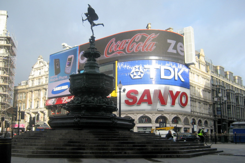 UK - London - Piccadilly: Piccadilly Circus - Shaftesbury Monument Memorial fountain