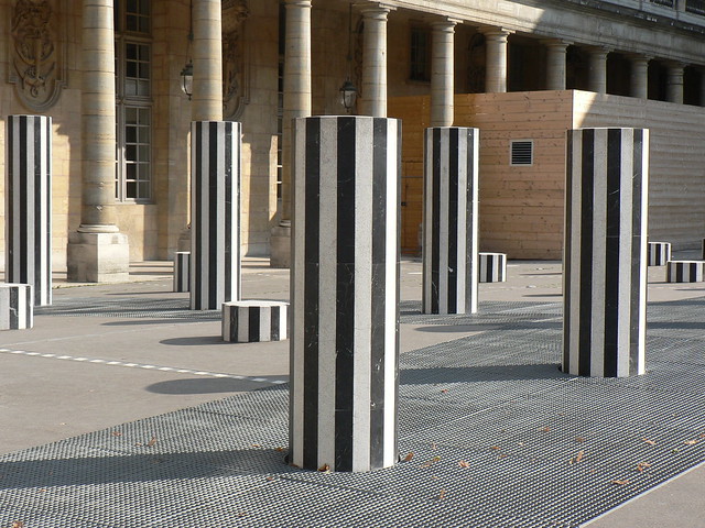 Paris, Cour du Palais Royal.
