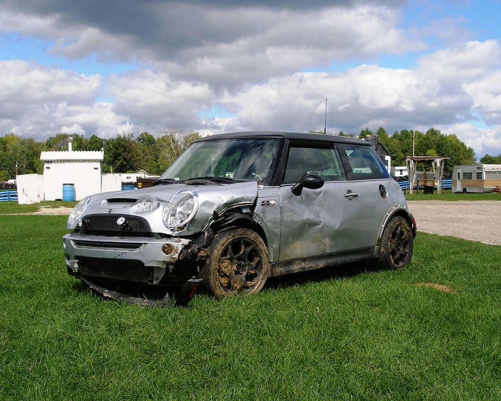 marking arrive Awkward Mini Cooper S crash 1 | After a rough day at the track | Flickr