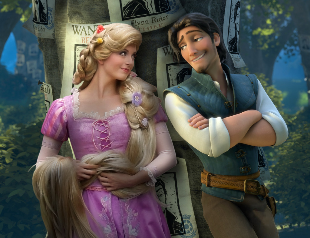 Rapunzel Gives Flynn "The Smolder" .