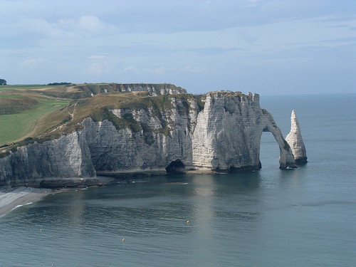 Etretat, falaise d'Aval – Etretat, Aval cliff – Etretat, klifo de Aval | by frennlareo